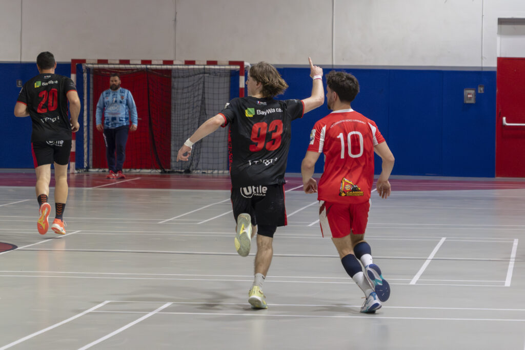 Photographe de sport Occitanie Julie Pouppeville - reportage match de handball masculin et emotion terrain