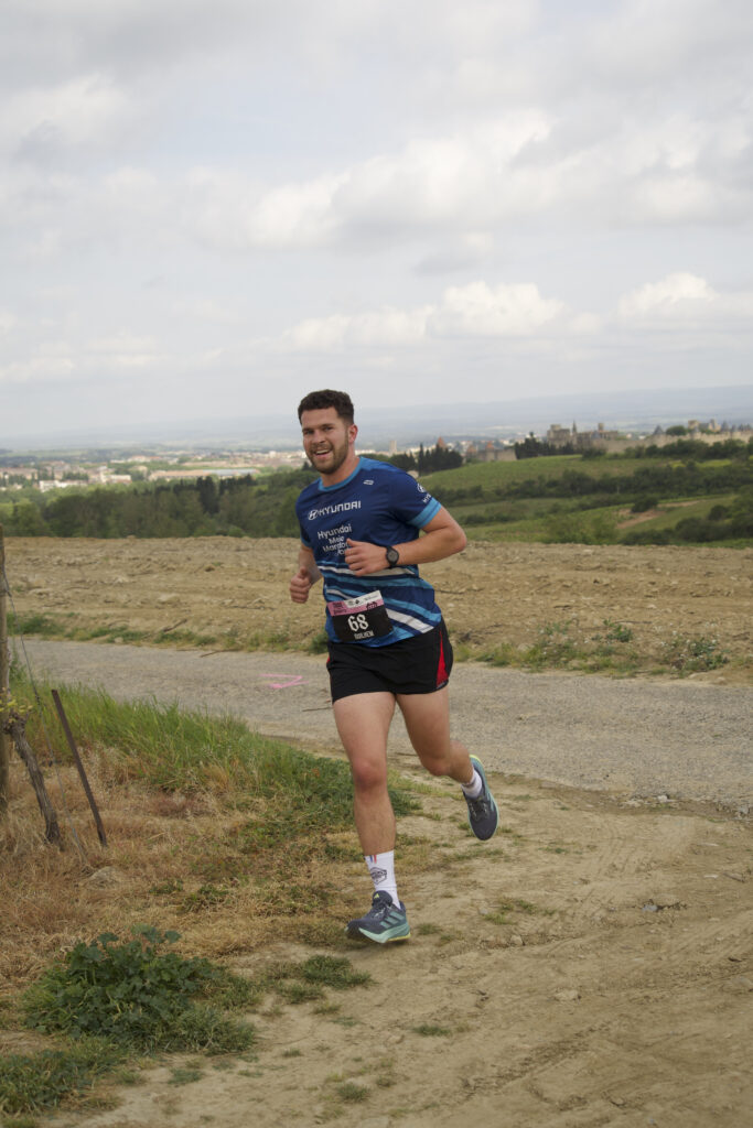 Photographe trail running Occitanie - reportage photo course à pied en pleine nature et paysage regional